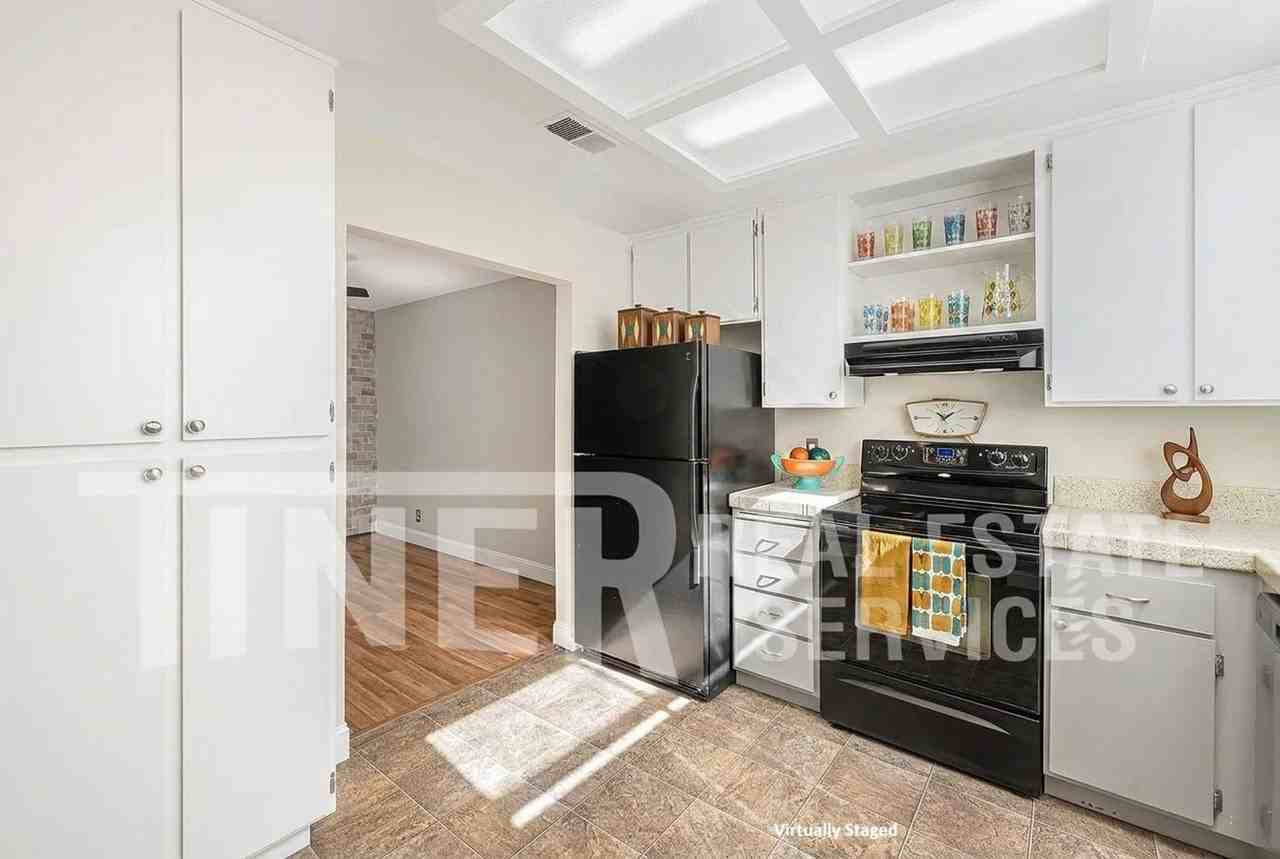 5943 Main Ave #F - Photo 5 of 34