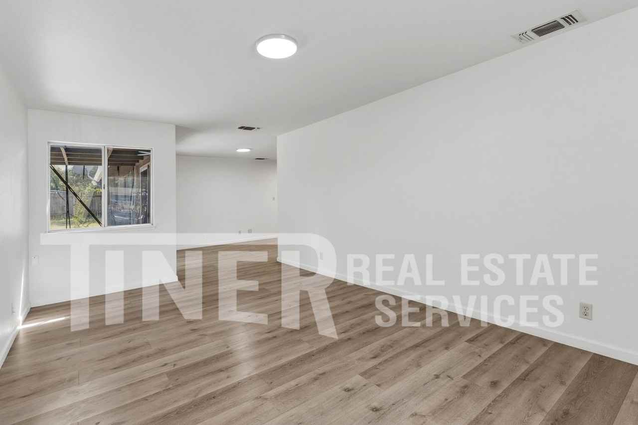 4812 Robert Frost Way - Photo 3 of 18