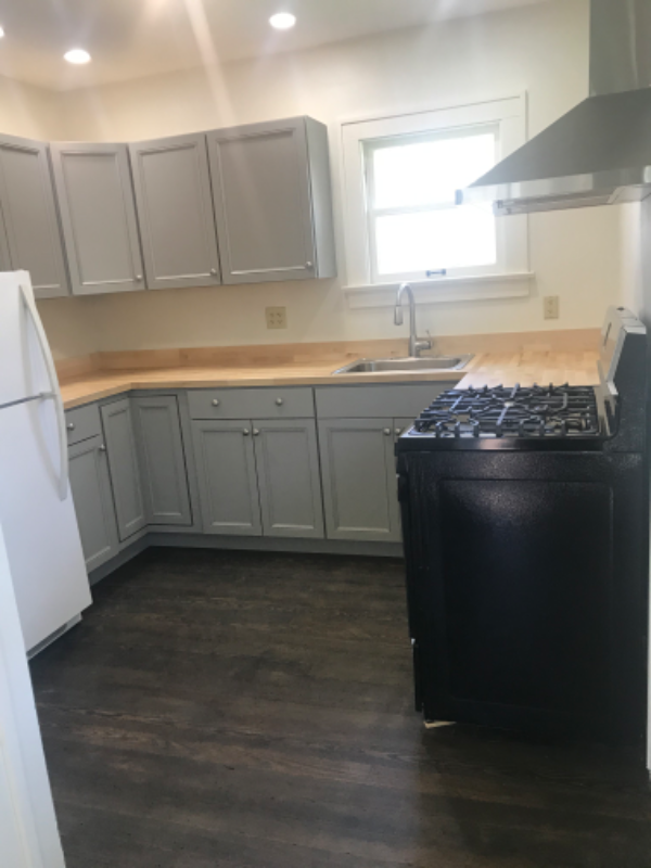 1242 Wayside Rd - Photo 2 of 8