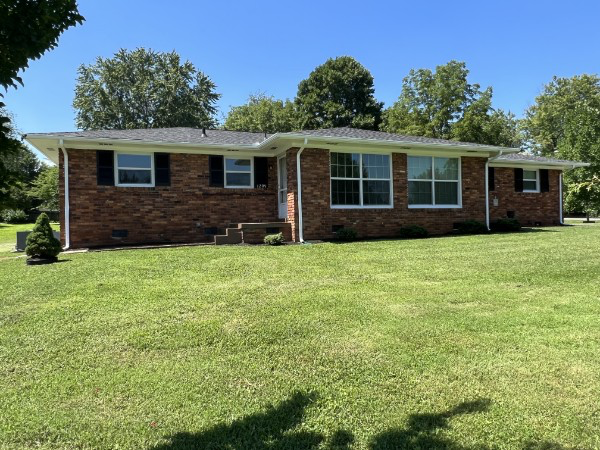 1209 Glenwood Dr - Photo 3 of 11