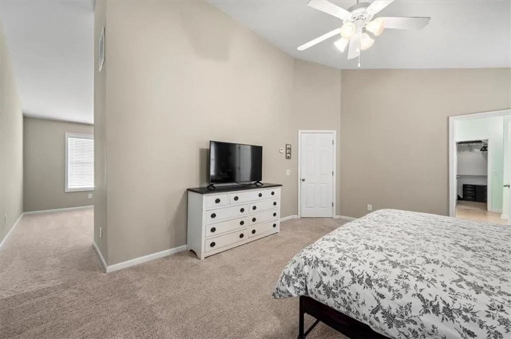 8805 Penbrooke Ct - Photo 3 of 20
