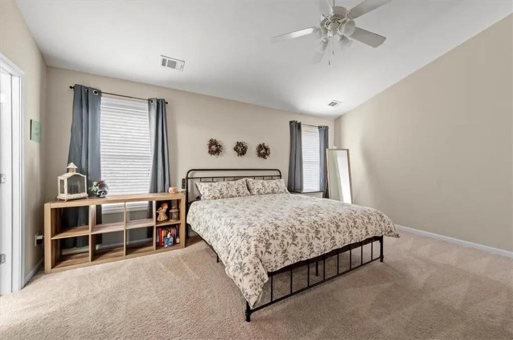 8805 Penbrooke Ct - Photo 4 of 20