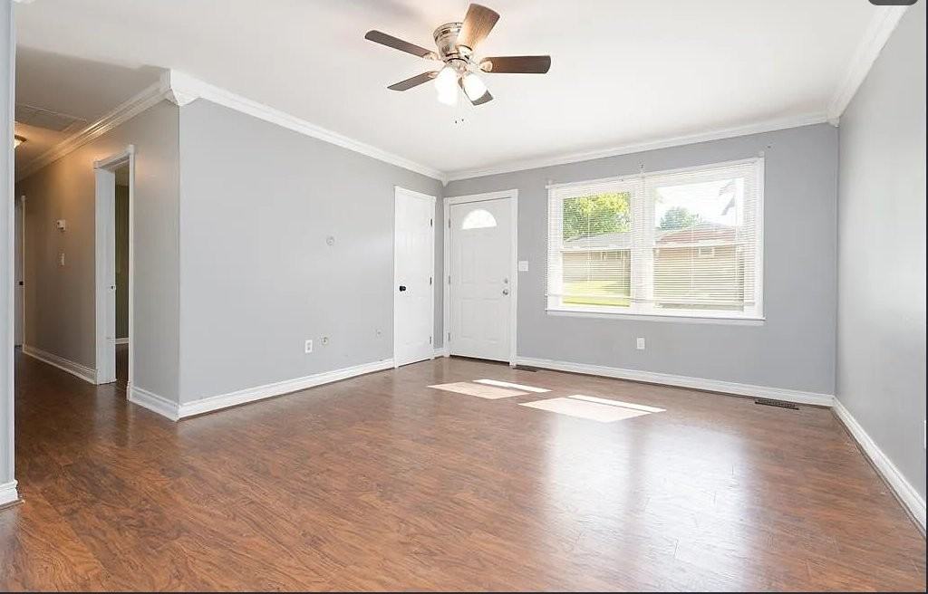2705 Redford Dr - Photo 4 of 17