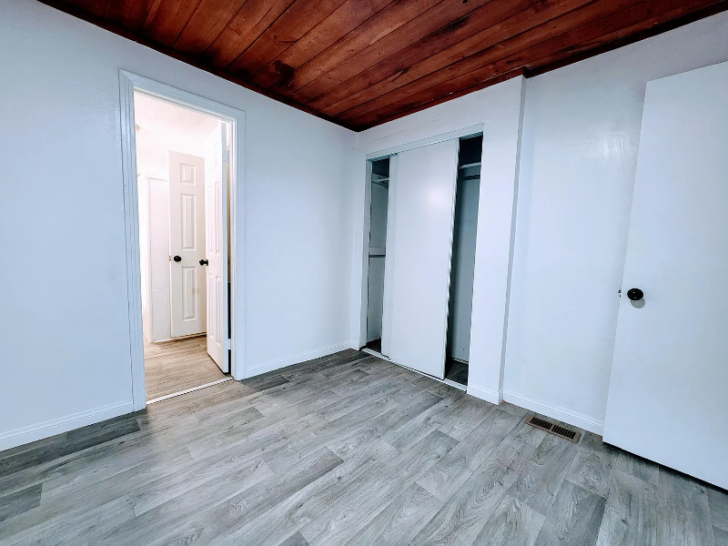 880 High Rd #C - Photo 7 of 15