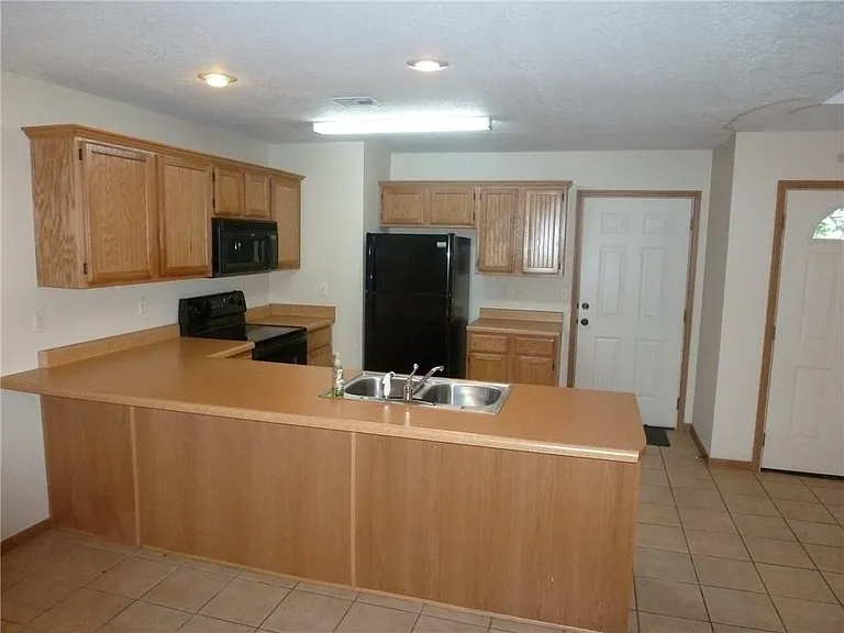 1118 E Harvard St #B - Photo 4 of 10