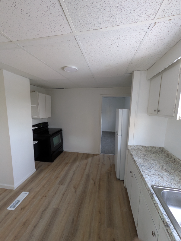 933 Ashland Rd #933 - Photo 6 of 11