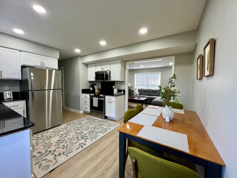 404 Nw D St - Photo 6 of 20