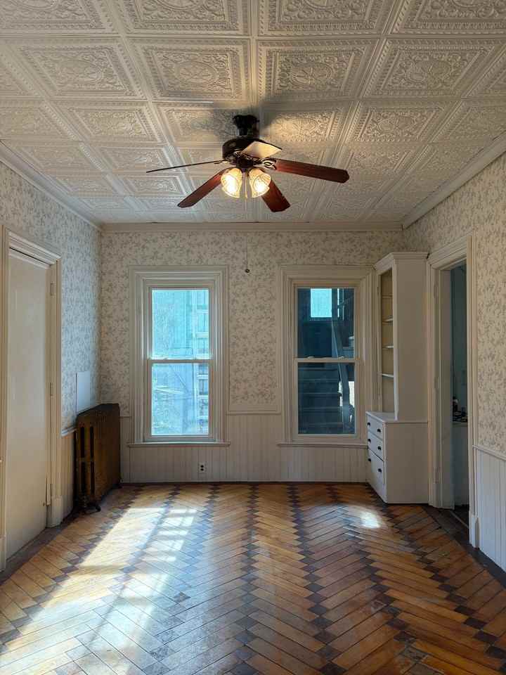 319 S Albany St #1 - Photo 3 of 13