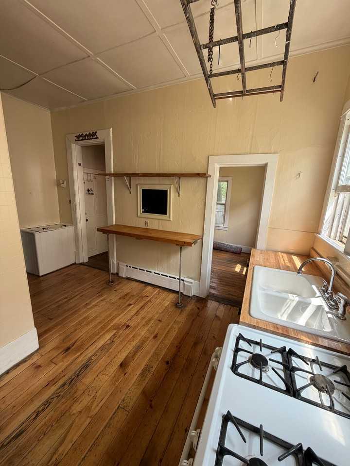319 S Albany St #1 - Photo 5 of 13