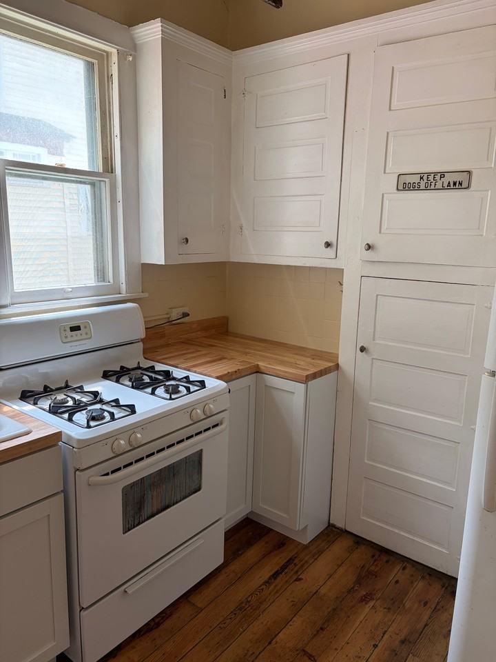 319 S Albany St #1 - Photo 6 of 13