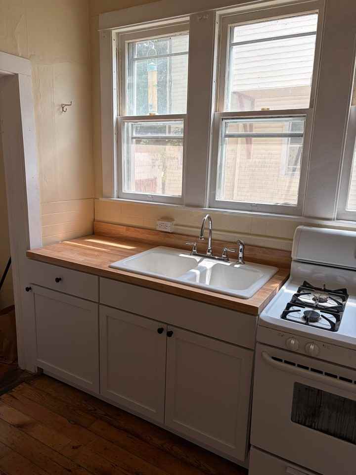 319 S Albany St #1 - Photo 7 of 13