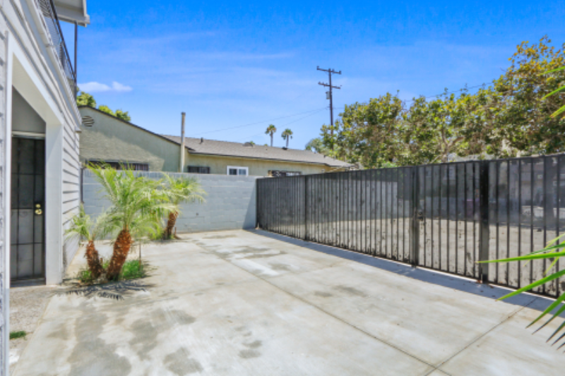 1337 E South St #1337 - Photo 4 of 19