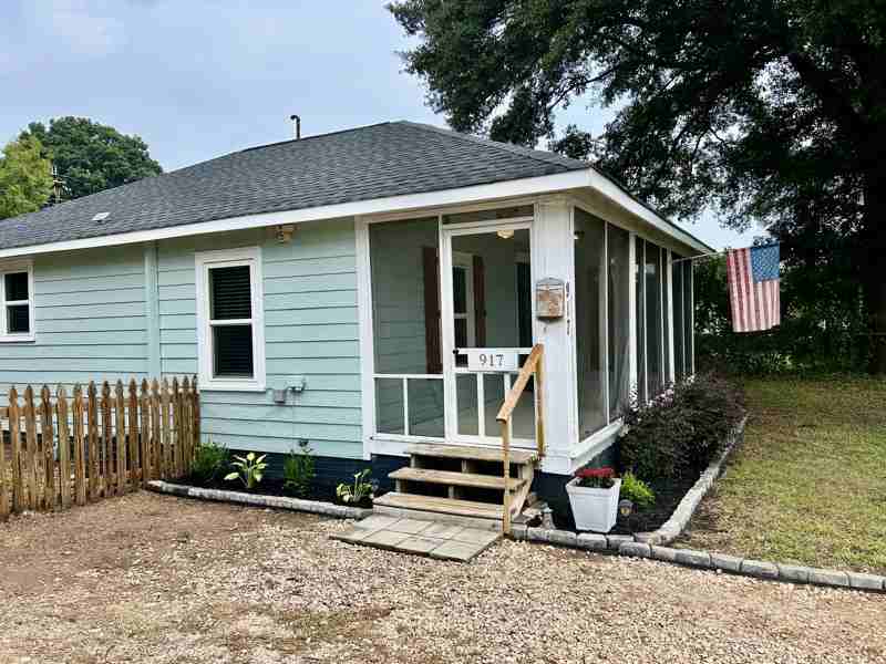 917 Laye St - Photo 3 of 17
