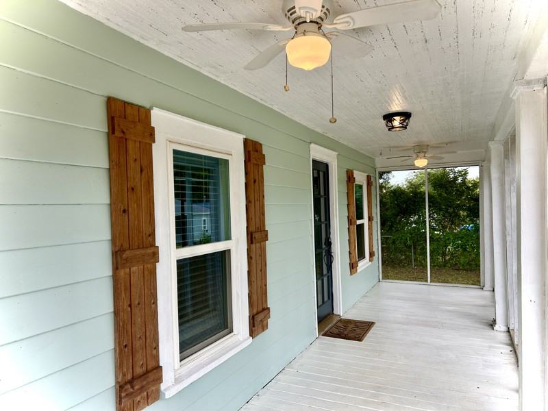 917 Laye St - Photo 4 of 17
