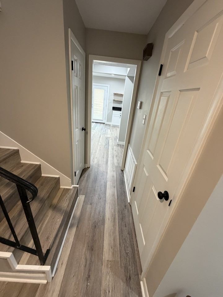 657 Thomas Ave - Photo 7 of 12