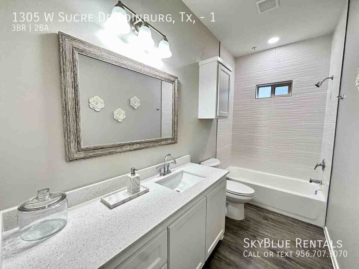 1305 W Sucre Dr #1 - Photo 6 of 11
