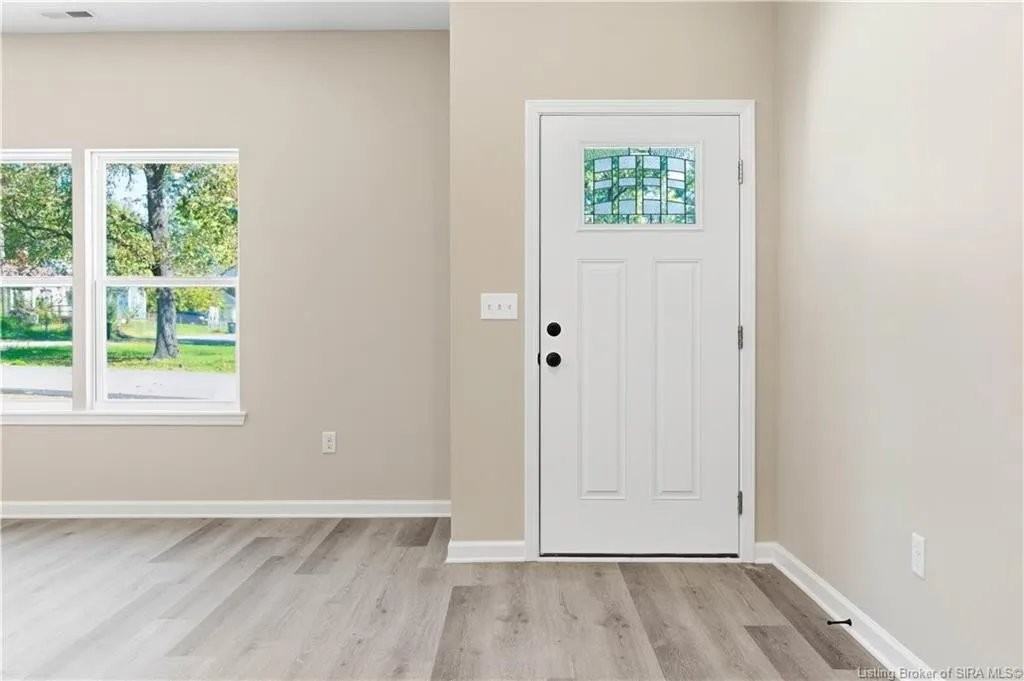 131 Level St #6 - Photo 4 of 17