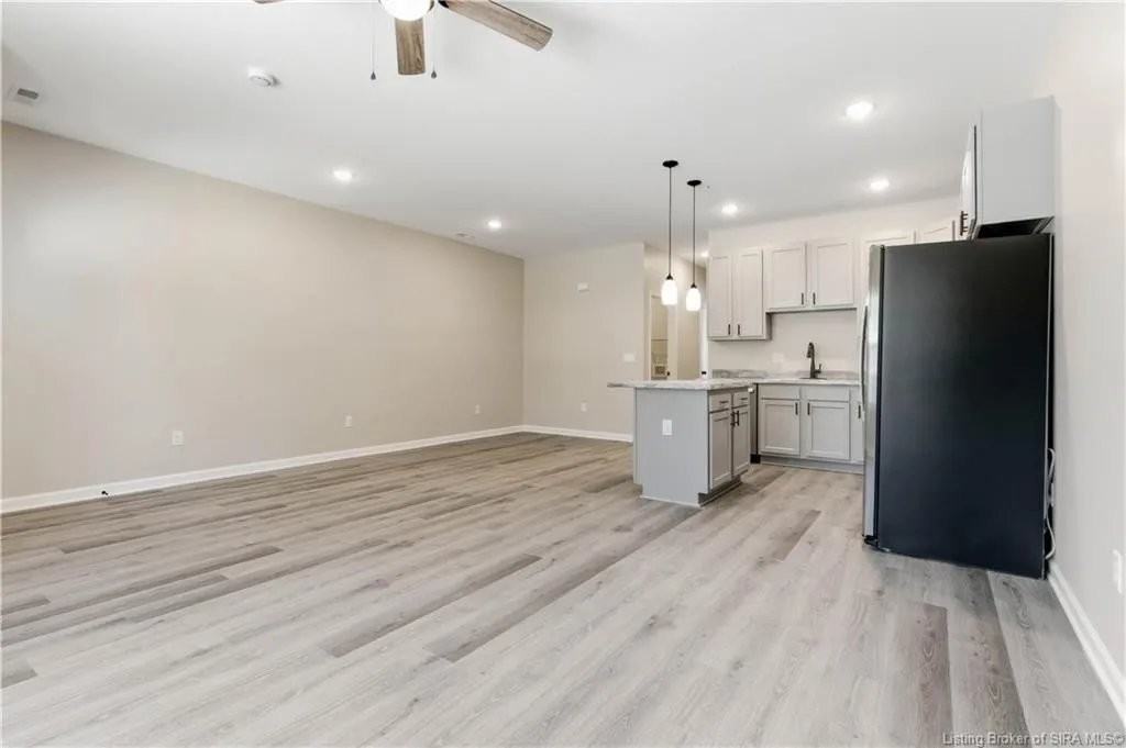 131 Level St #6 - Photo 5 of 17