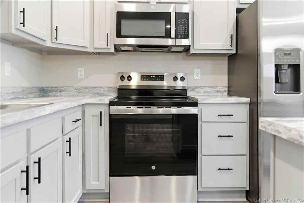 131 Level St #6 - Photo 6 of 17