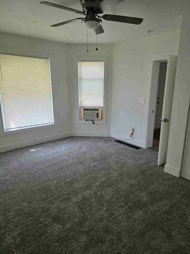 336 Warren Ave - Photo 3 of 6