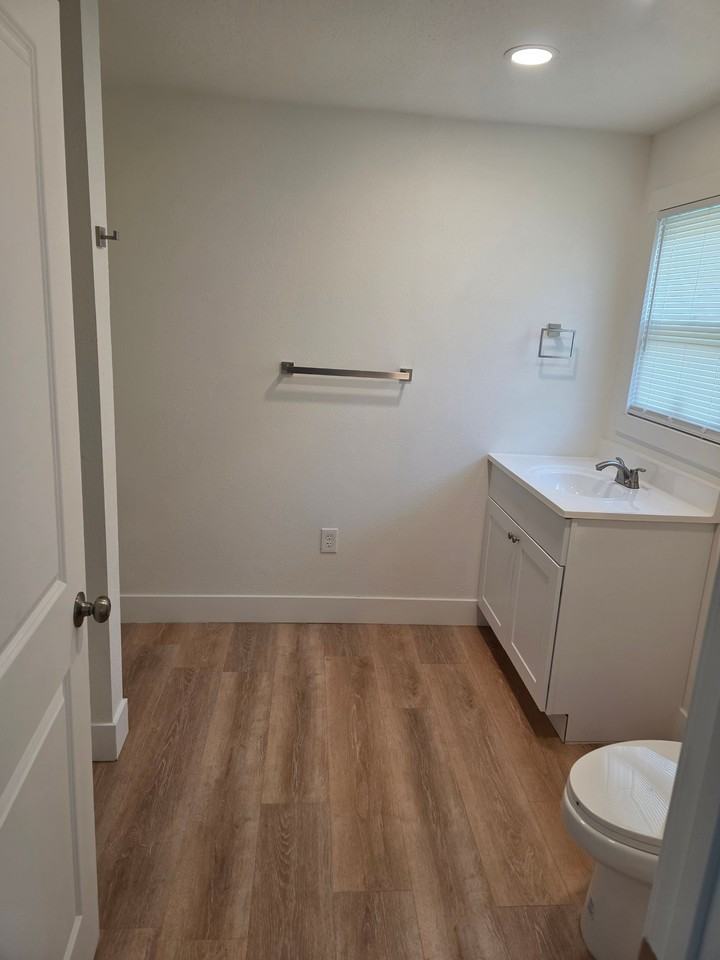 336 Warren Ave - Photo 4 of 6