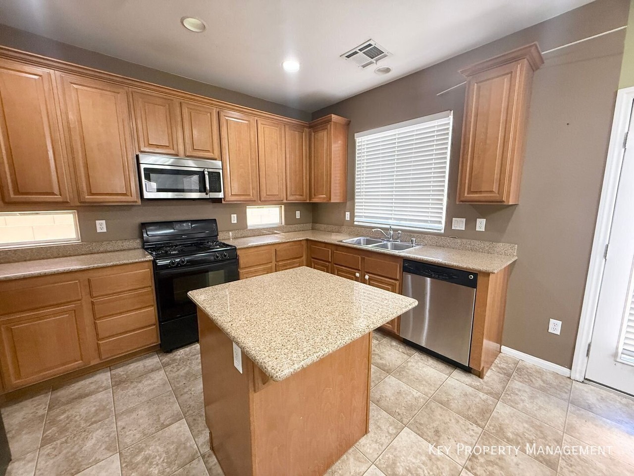 673 Taliput Palm Pl - Photo 7 of 28
