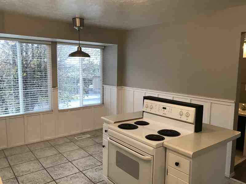 1476 S Main St #1 - Photo 4 of 29