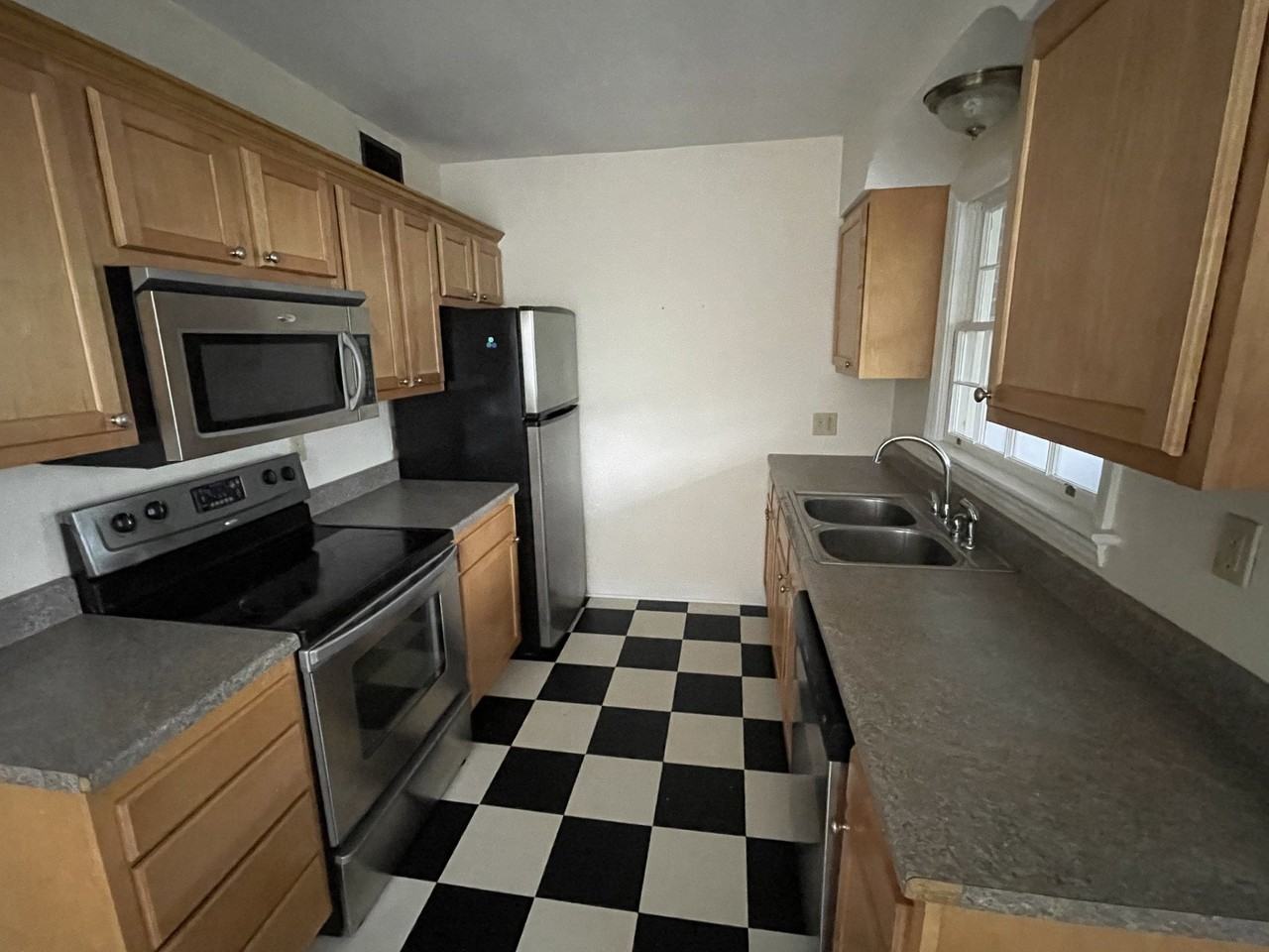 1331 Washington Blvd #1331UP - Photo 6 of 12