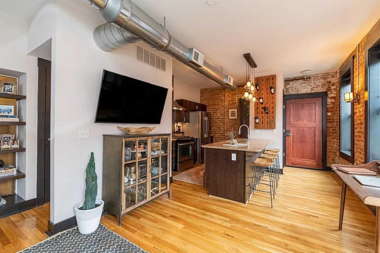 14 W 14th St #201 - Photo 3 of 11