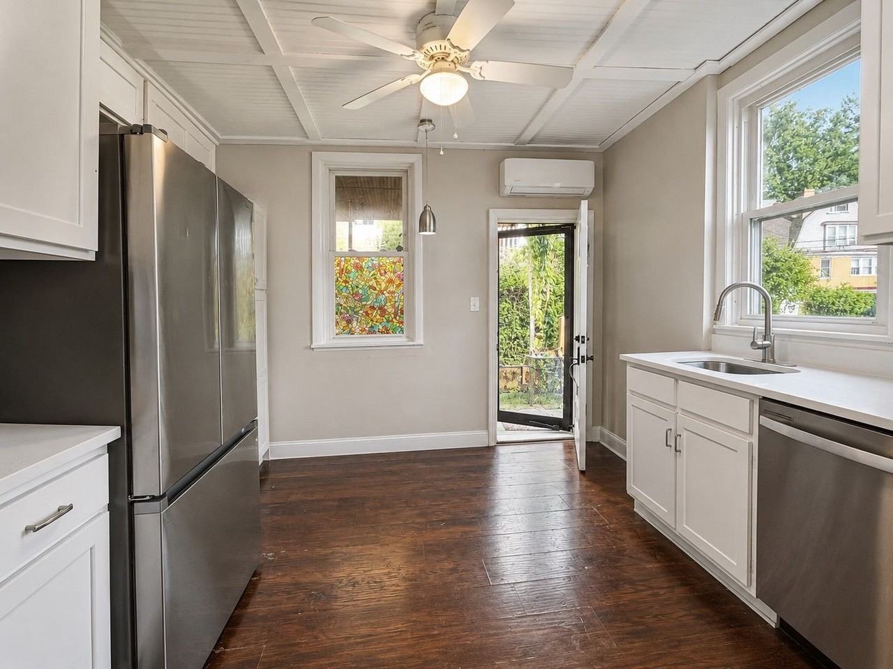 4000 Willow Ave - Photo 6 of 14