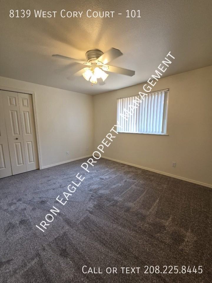 8139 W Cory Ct - Photo 4 of 10