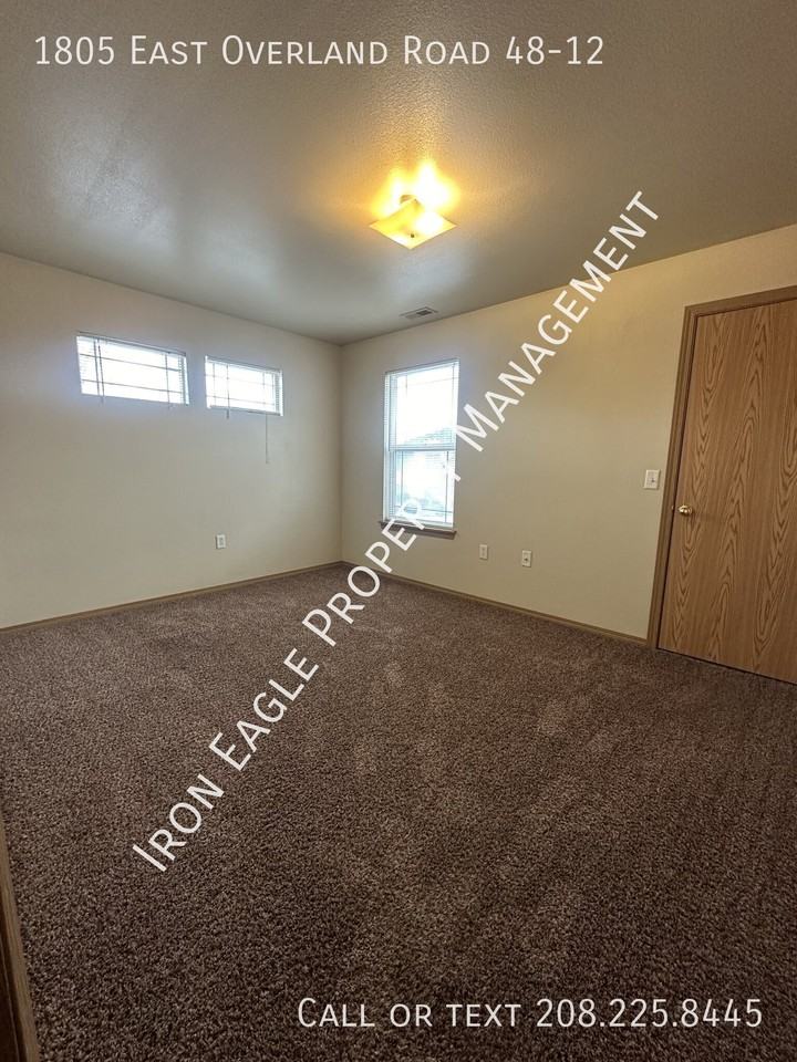1805 E Overland Rd - Photo 3 of 8