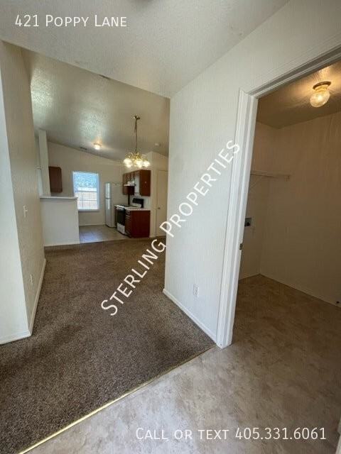 421 Poppy Ln - Photo 3 of 26