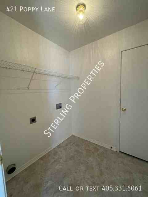 421 Poppy Ln - Photo 4 of 26