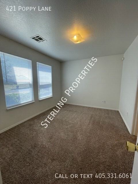 421 Poppy Ln - Photo 5 of 26