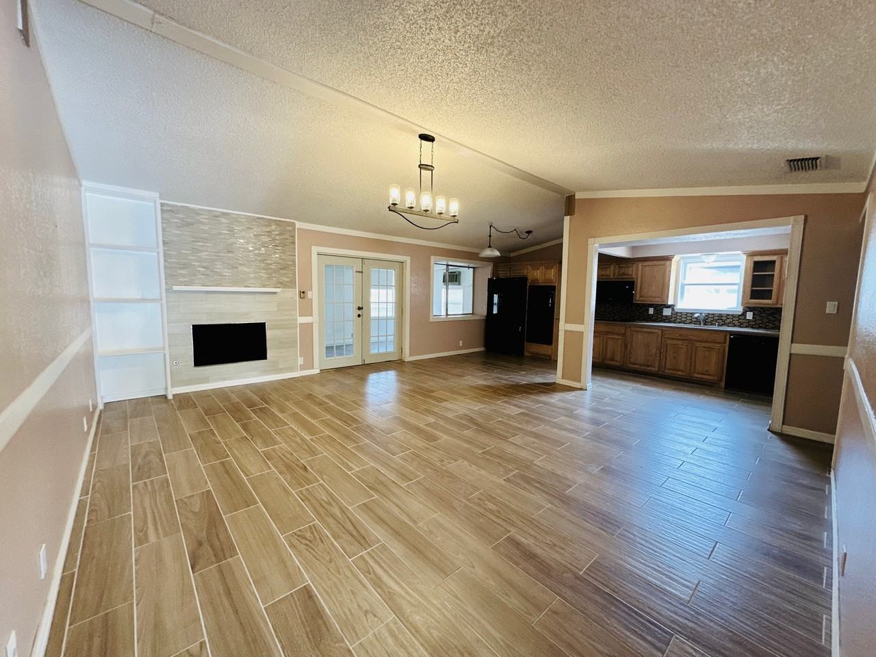 503 Parkwood Dr - Photo 2 of 9
