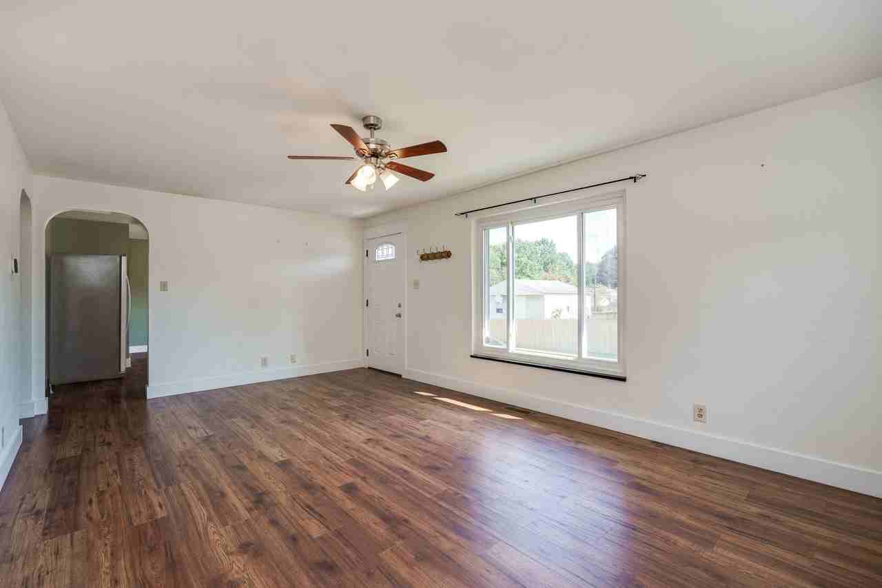 1701 Briedweng Ave - Photo 3 of 18