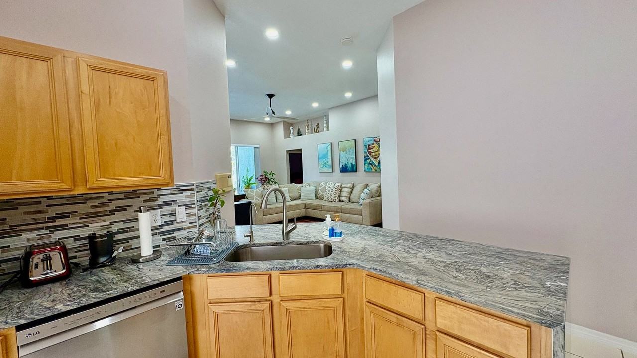 3612 Foxcroft Cir - Photo 7 of 20