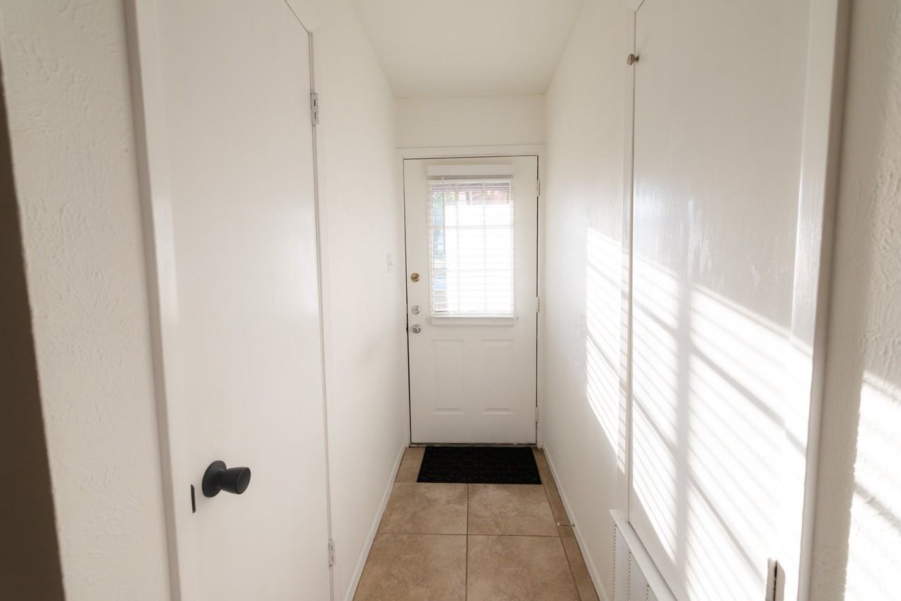 1606 Gatlinburg Dr - Photo 2 of 30