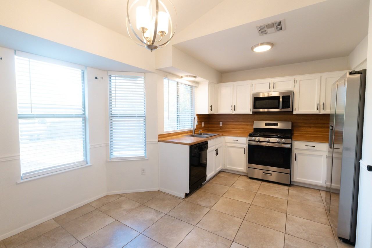 1606 Gatlinburg Dr - Photo 5 of 30