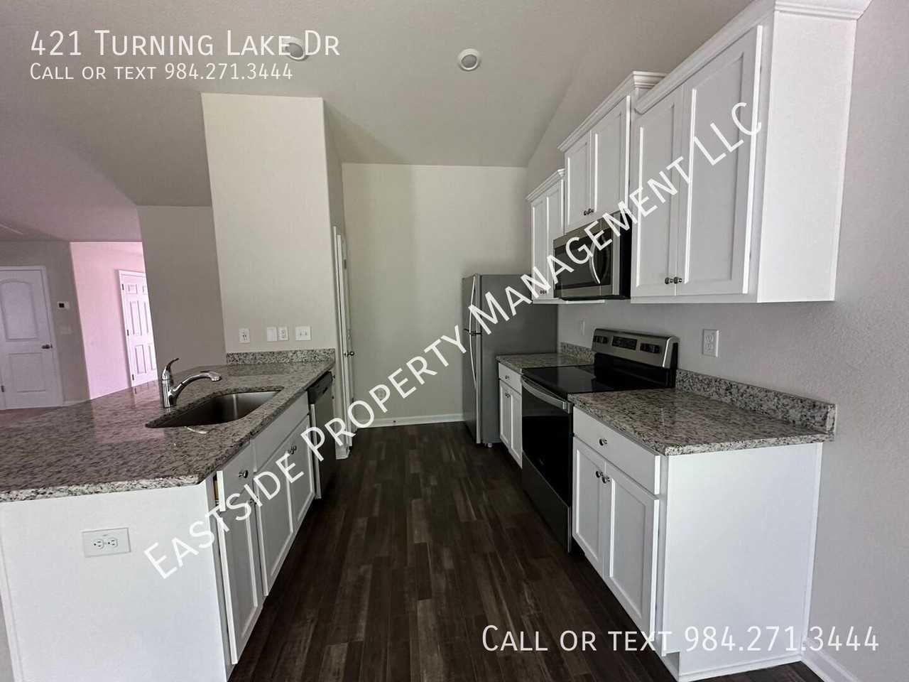 421 Turning Lake Dr - Photo 4 of 16