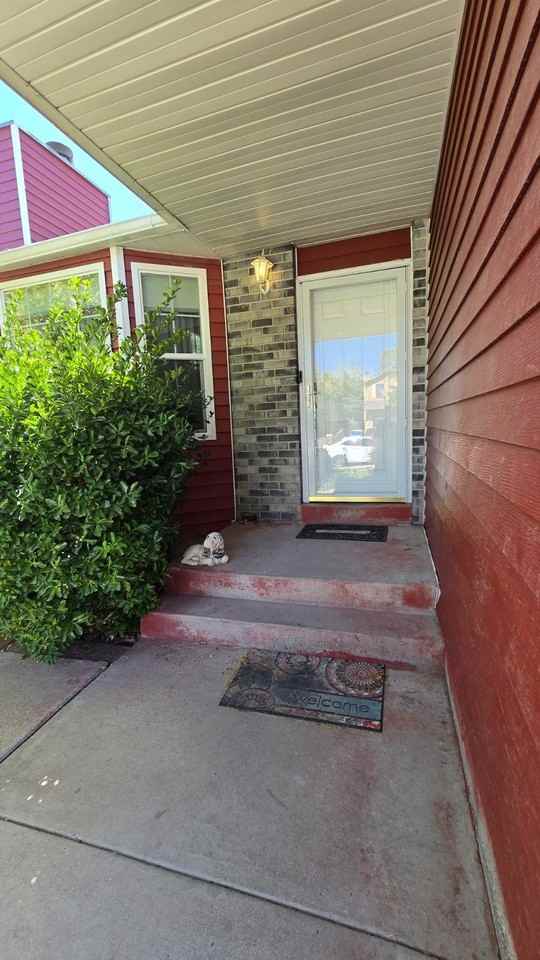5005 W Shooting Star Ave - Photo 2 of 18