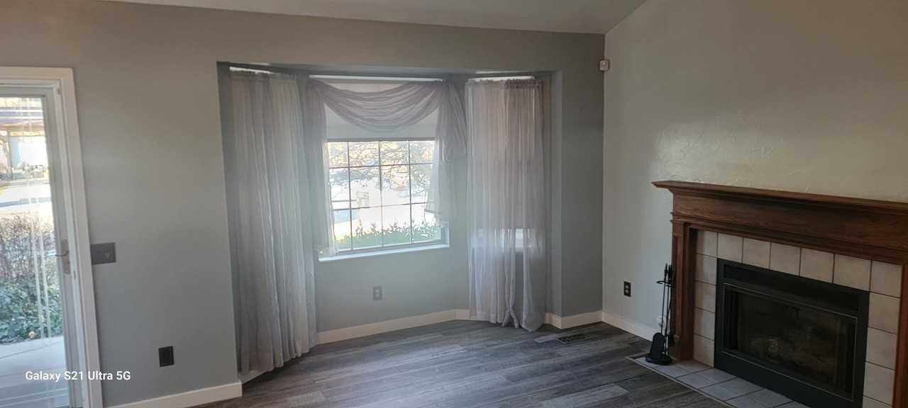 5005 W Shooting Star Ave - Photo 3 of 18