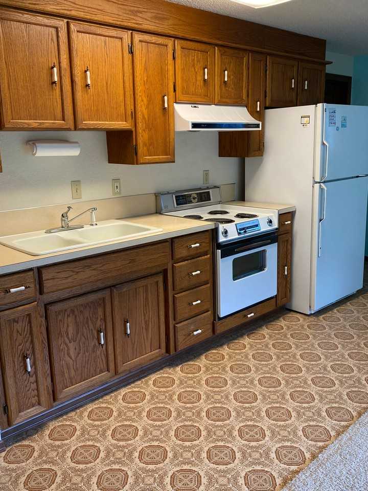 7801 149th Street Ct E - Photo 2 of 4
