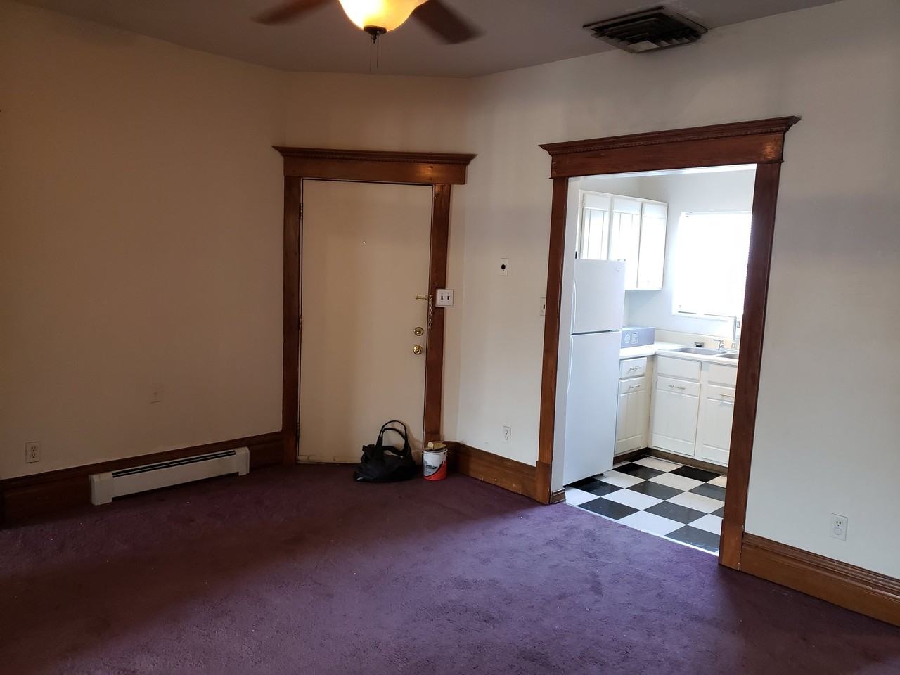 521 W 10th St #521APT2 - Photo 3 of 10