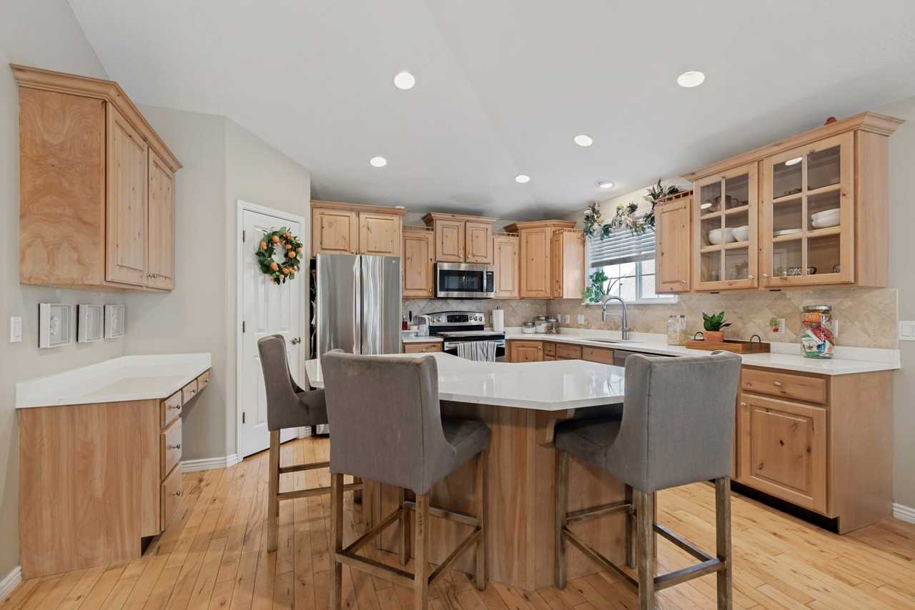 14767 S Brewster Dr - Photo 7 of 31