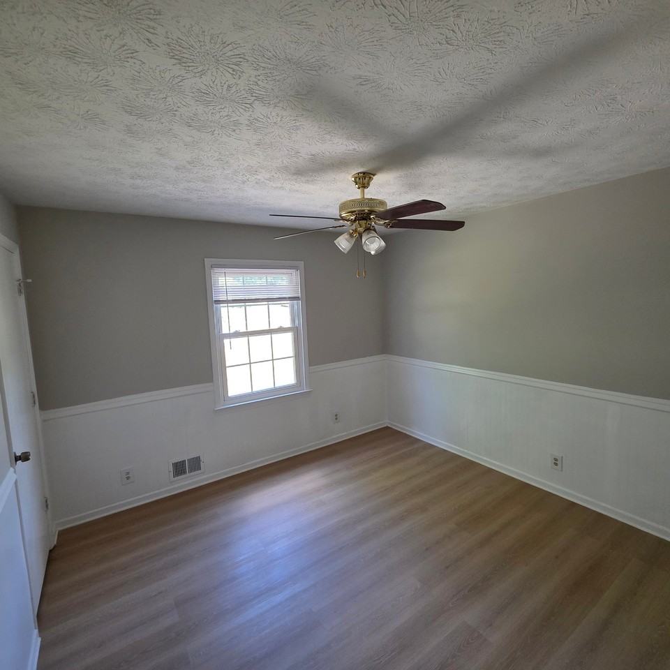 552 Plantation Blvd - Photo 6 of 10