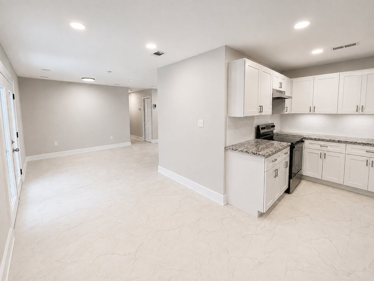2038 Ball Park Rd - Photo 3 of 7