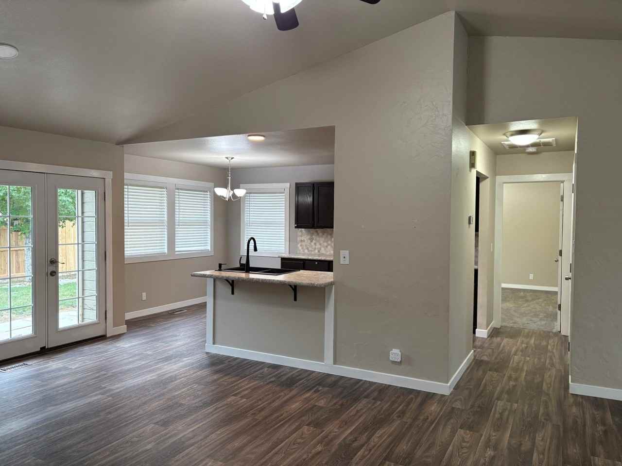 10959 W Glen Ellyn St - Photo 4 of 11