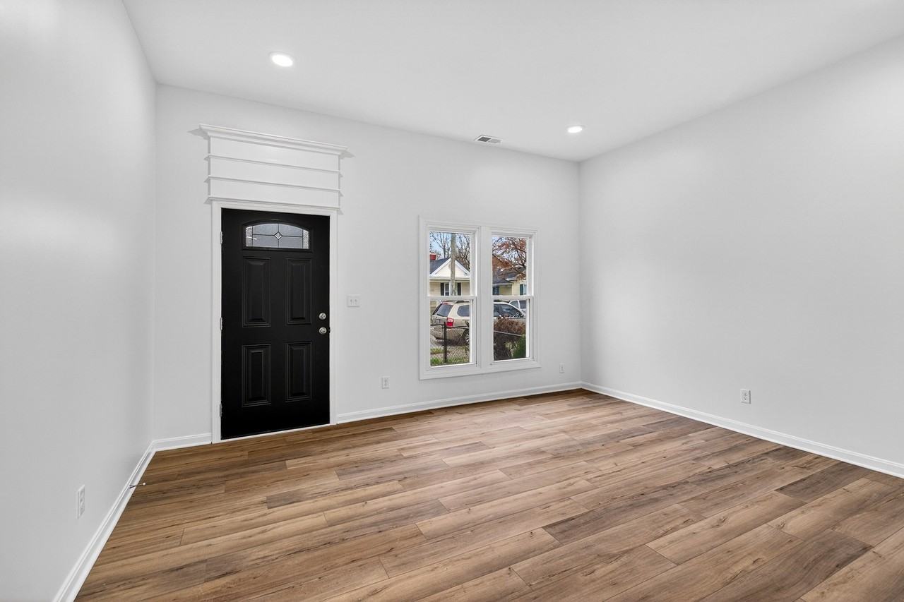 508 Lilly Ave - Photo 3 of 14
